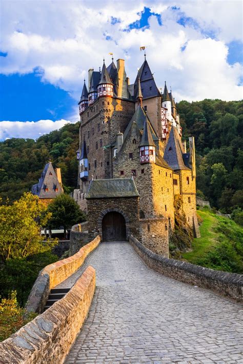 pictures of famous castles